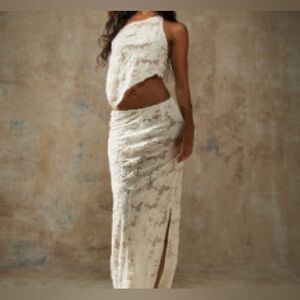 Elegant Cream Lace Set